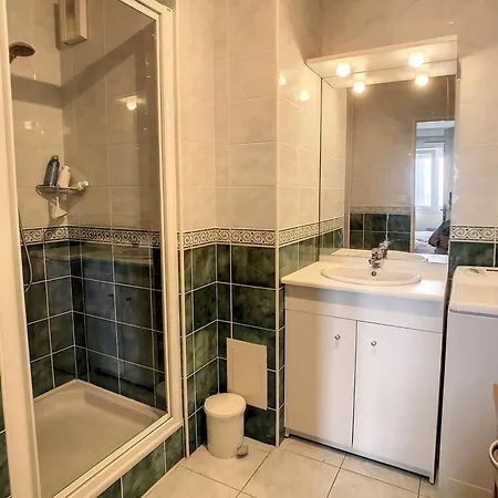 Fleur De Sel Face A La Daire *